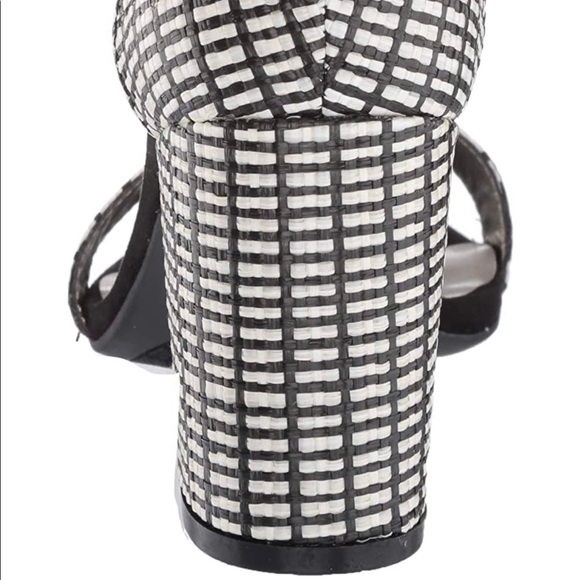 New in Box Bandolino Sandal - Picture 3 of 8